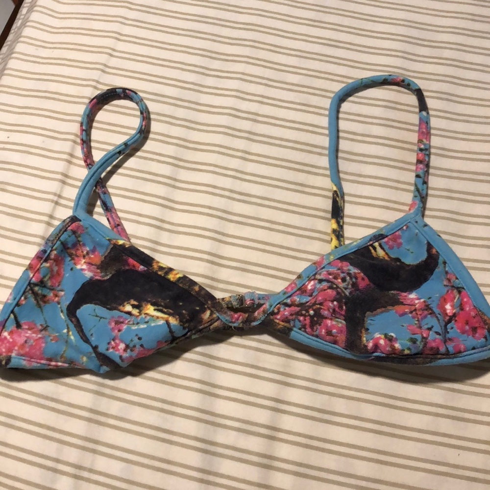 Cute bikini top